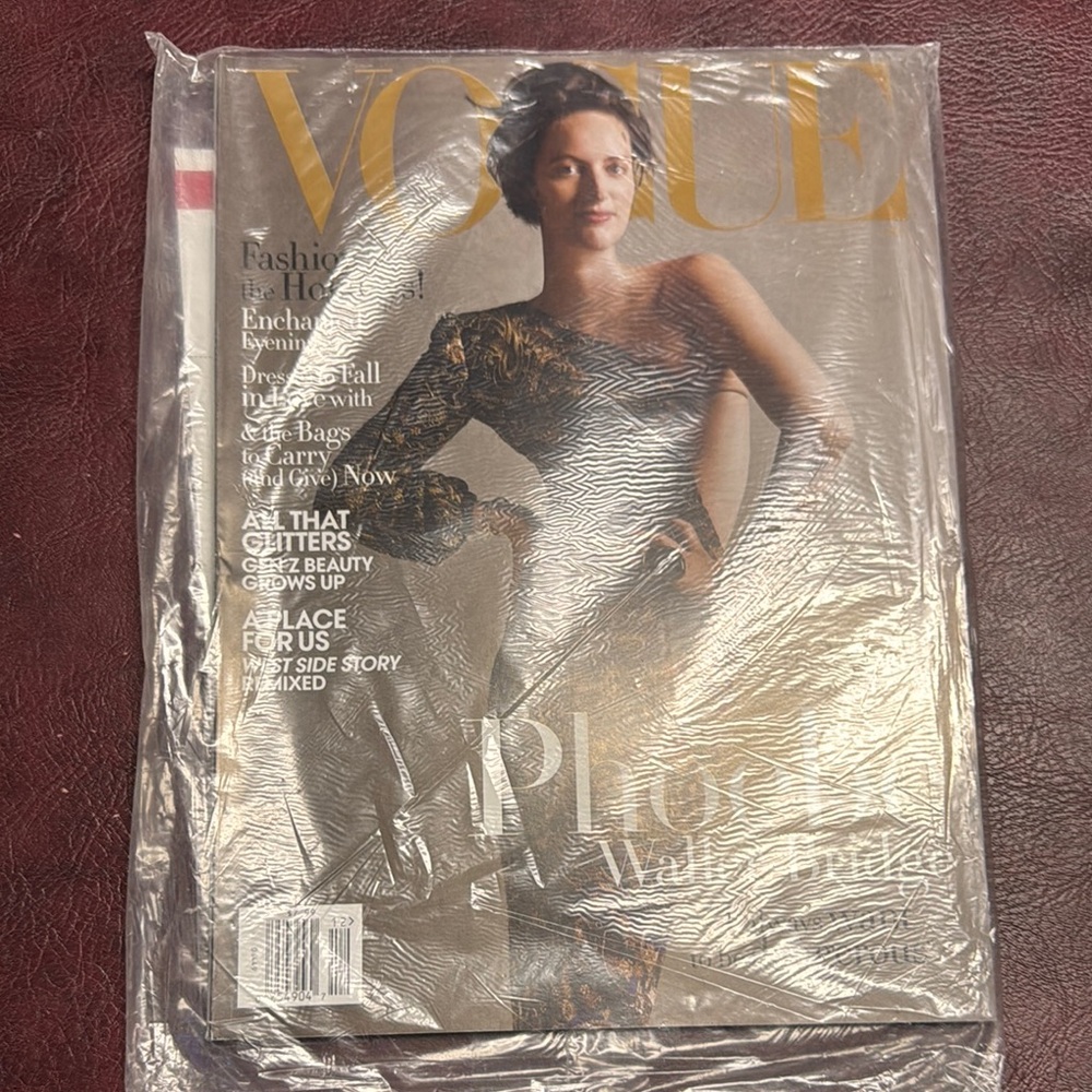 Vogue Magazine with Phoebe Waller-Bridge Cover Dec/2019 Issue